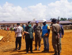 Wakil Bupati Konawe Utara Dan Konsultan PT.PLN(Persero)Tinjau Pembangunan SUTET Di Desa Molore