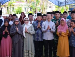 Bupati Konut Safari Ramadhan Di Motui, Salurkan Bantuan Sembako Kepada Masyarakat